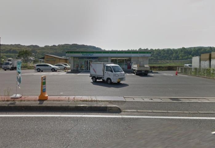 コンビニ　ファミリーマート（コンビニ）まで5523m