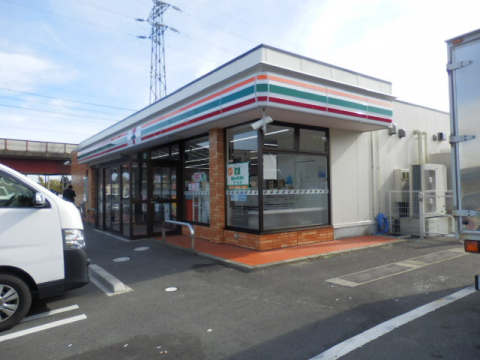 コンビニ　セブン－イレブン　新旭バイパス店（コンビニ）まで2400m