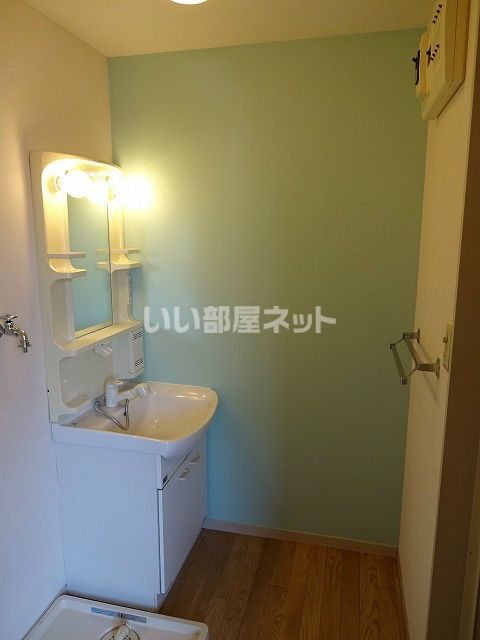 【藤沢市渡内のアパートの洗面設備】