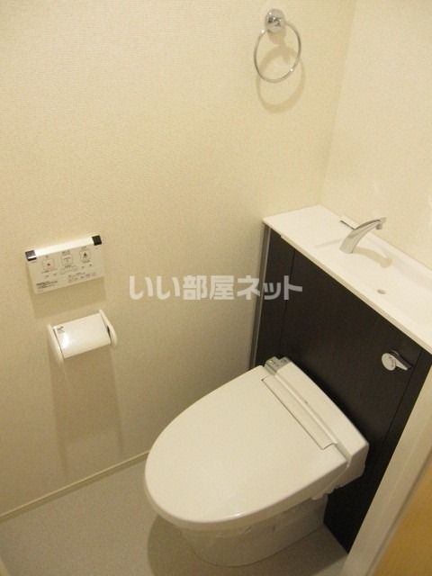【静岡市葵区柚木のマンションのトイレ】