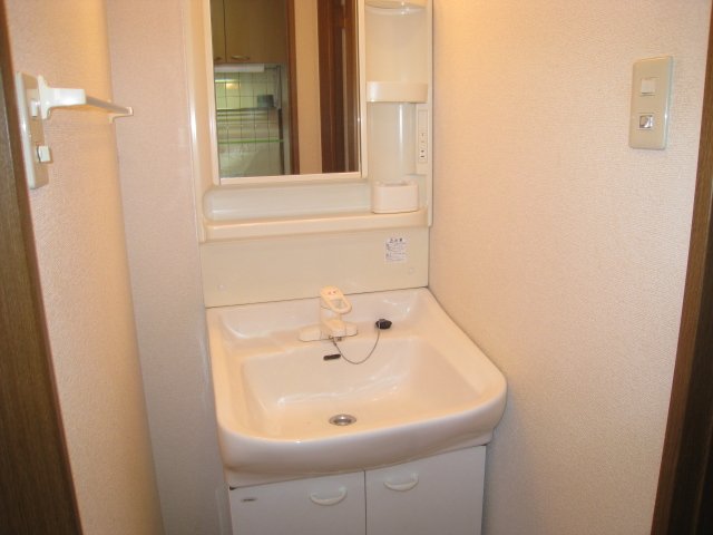 洗面設備　同物件、別号室のものです。