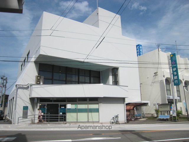 銀行　伊予銀行波止浜支店（銀行）まで558m