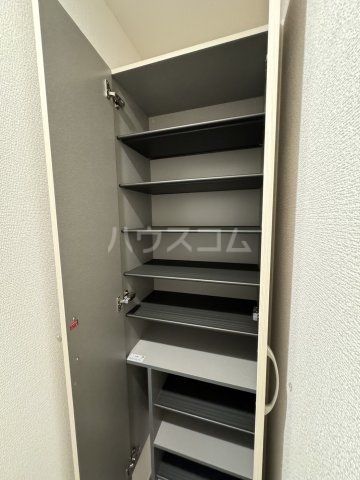 【藤沢市本鵠沼のアパートの収納】