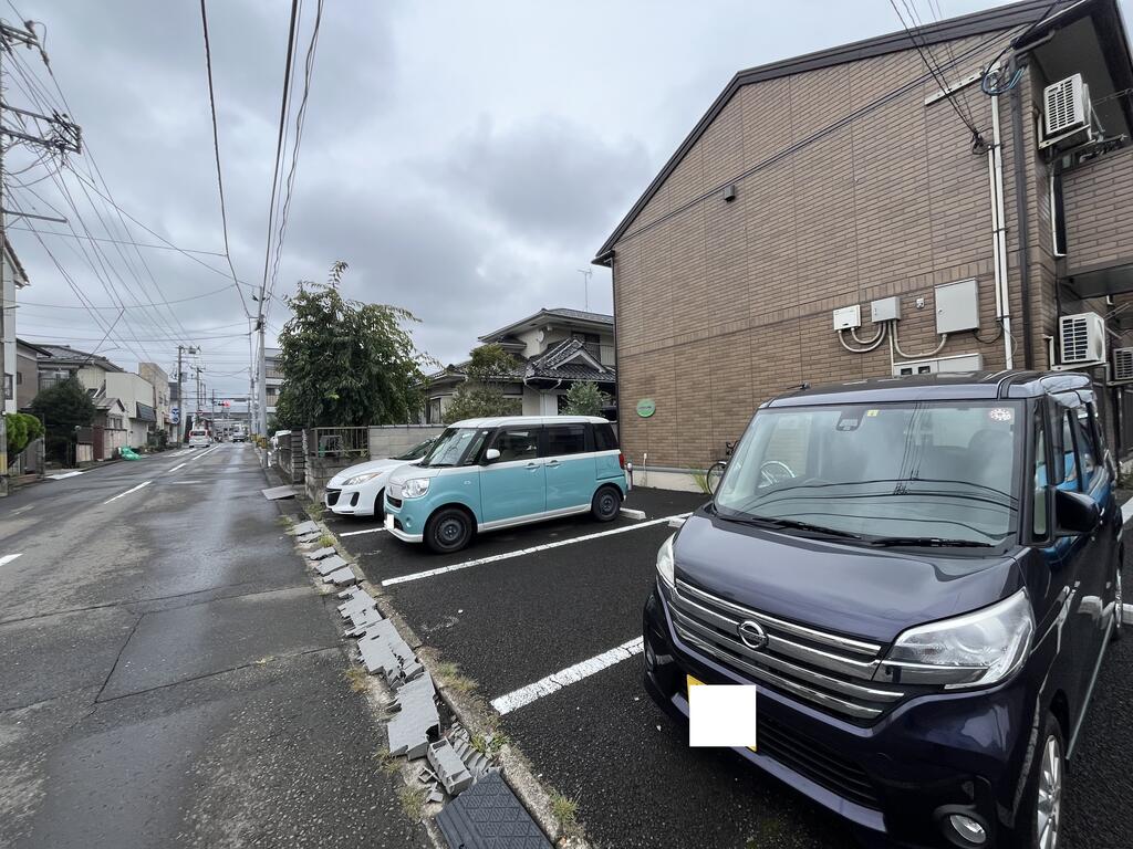 【キャトルセゾン東仙台の駐車場】