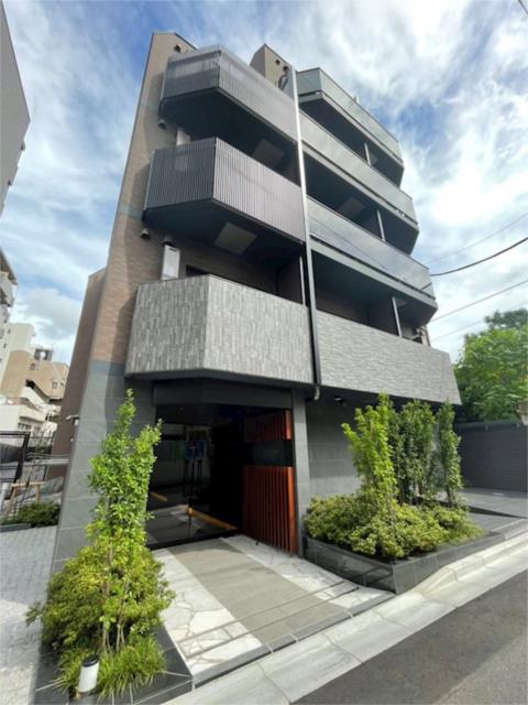 新宿区矢来町のマンションの建物外観