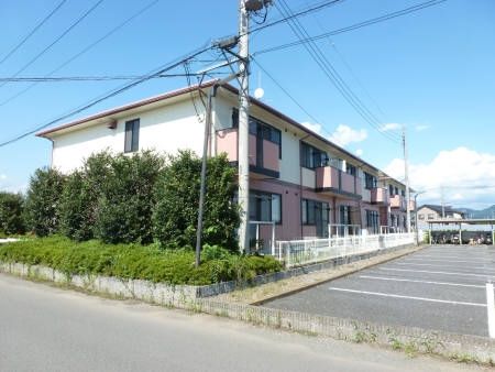 みどり市大間々町大間々のアパートの建物外観