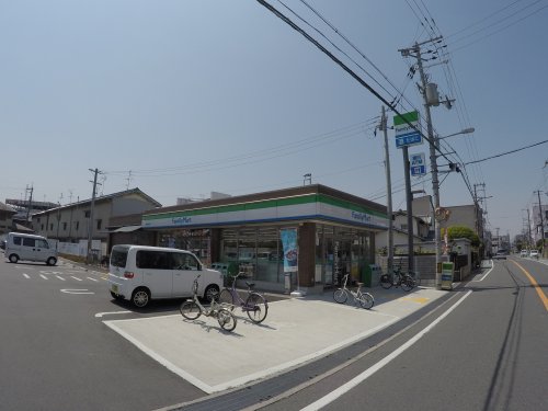 コンビニ　ファミリーマート門真宮野町店（コンビニ）まで533m