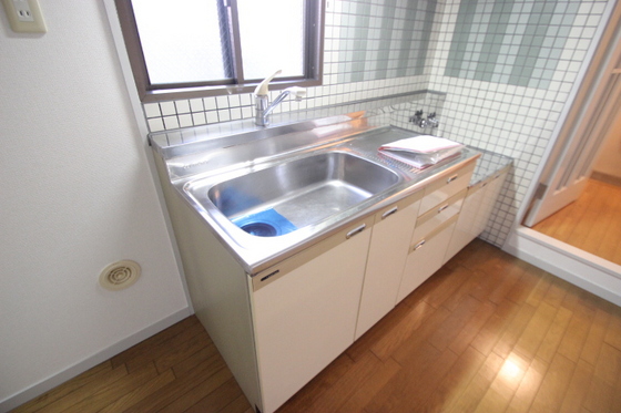 キッチン　※別部屋の写真です