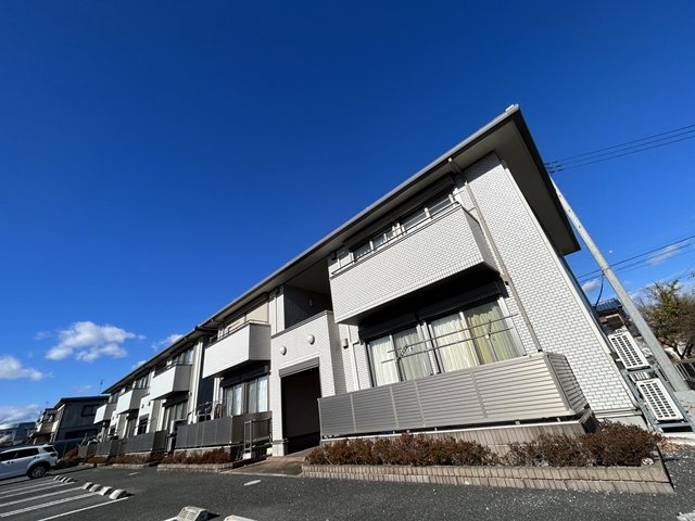 【前橋市西片貝町のアパートの建物外観】