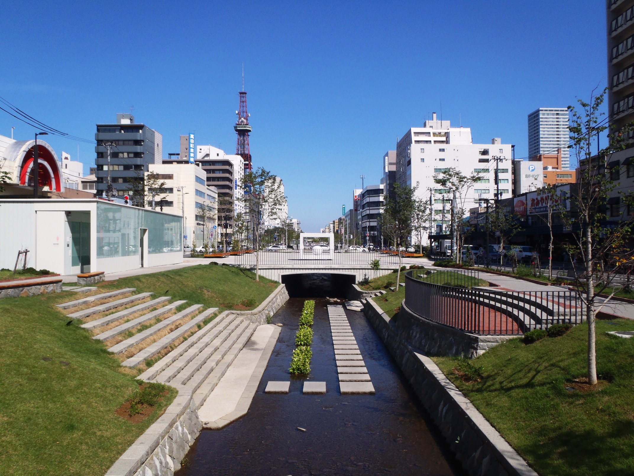 【アルファタワー札幌南４条の公園】