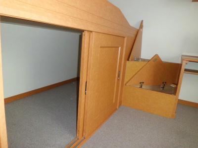 収納　ベッドの下も有効活用。