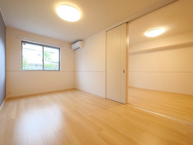 その他部屋・スペース　落ち着いて過ごせるお部屋なので、寝室にいかがでしょうか