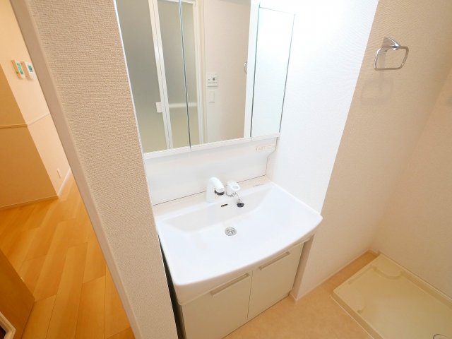 洗面設備　脱衣スペースもあります