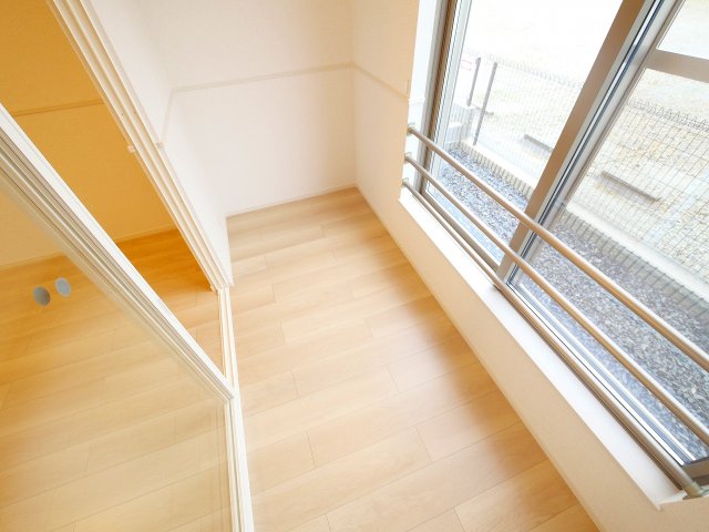 バルコニー　落ち着いた時間を過ごせるバルコニーです