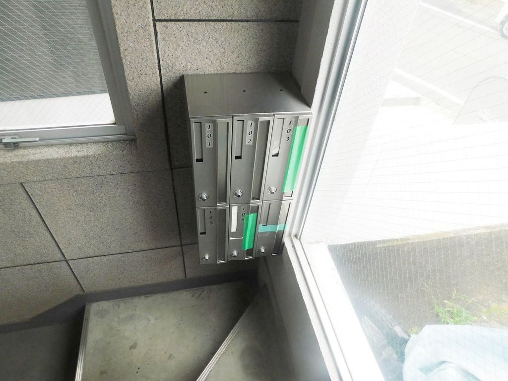 バルコニー　メールボックス