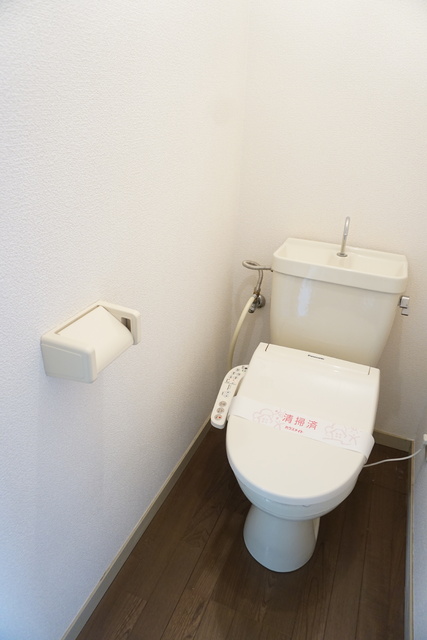 トイレ　トイレは洗浄便座付きです