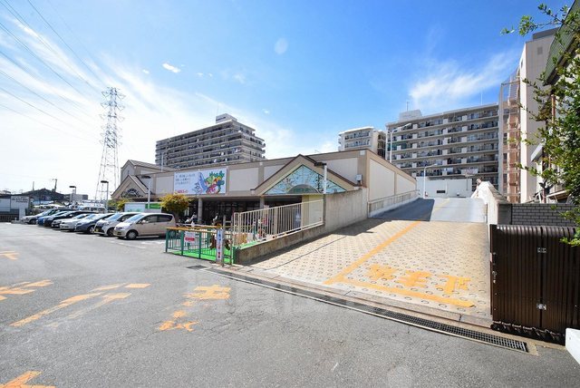 スーパー　関西スーパー　日下店（スーパー）まで592m