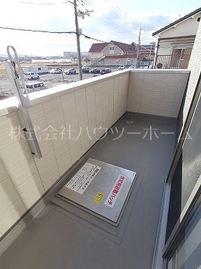 【プラティア南里の西のバルコニー】