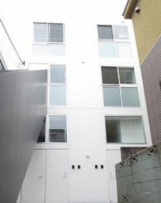 渋谷区上原のマンションの建物外観