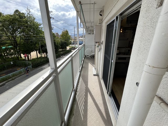 バルコニー　開放的で明るい空間を演出してくれるバルコニーです