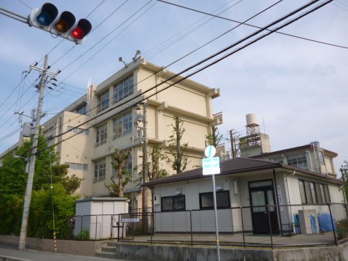 小学校　西宮市立段上小学校（小学校）まで399m