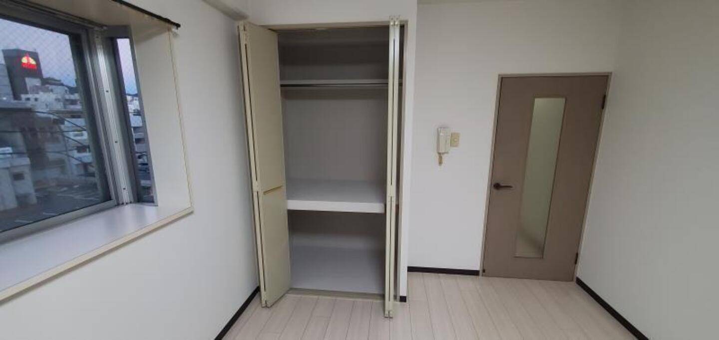 収納　クローゼット
