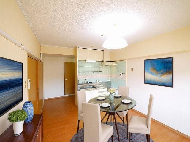 居室・リビング　CGで家具等を配置したもので家具等は含まれません