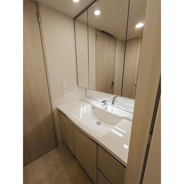 洗面設備　※写真は同タイプ住戸です。
