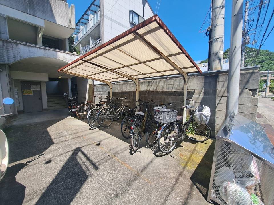 駐車場　駐輪場