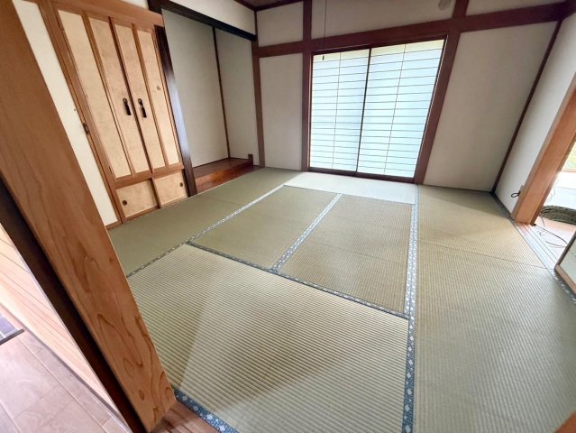その他　新品の畳は、国産イ草の高級畳！香りがいいです。
