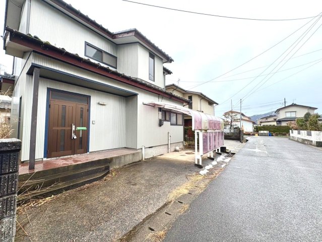 建物外観　シンプルでモダンな外観。