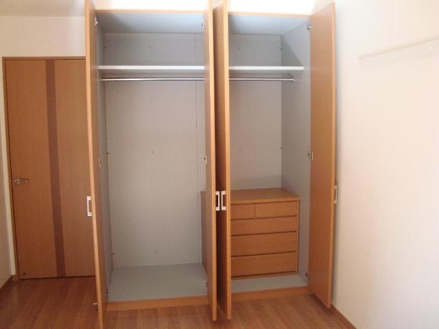 収納　南側洋室クローゼット