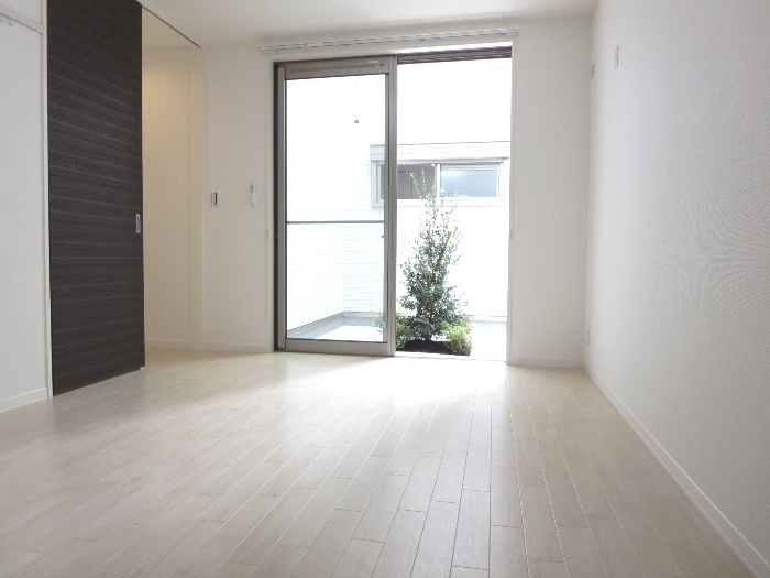 居室・リビング　洋室6.5帖経済的な遮熱断熱防犯ペアガラスサッシ♪専用庭