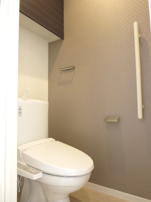 トイレ　温水洗浄便座付♪