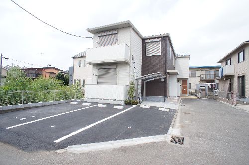 建物外観　積水ハウス施工環境家計に優しいエコシャーメゾン駐車場1台無料