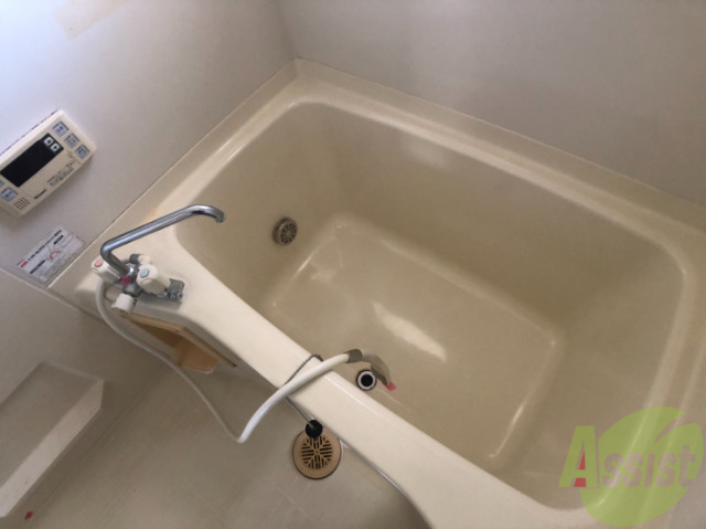 バス・シャワールーム　追い焚き機能が付いているのでいつでも温かいお風呂に入れますよ