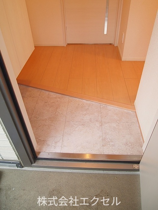 玄関　オートロック完備です。