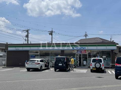 コンビニ　ファミリーマート　高浜芳川店（コンビニ）まで200m