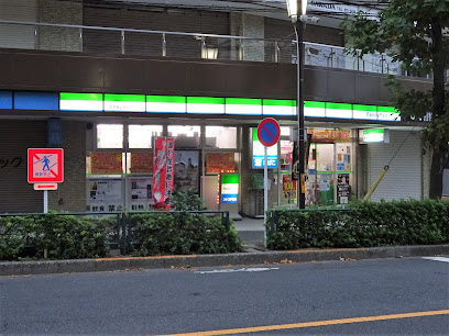 コンビニ　ファミリーマート 文京白山駅前店（コンビニ）まで454m