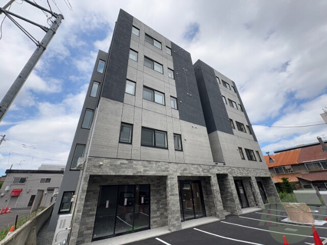 建物外観　札幌市豊平区月寒中央「ピオネロ月寒」