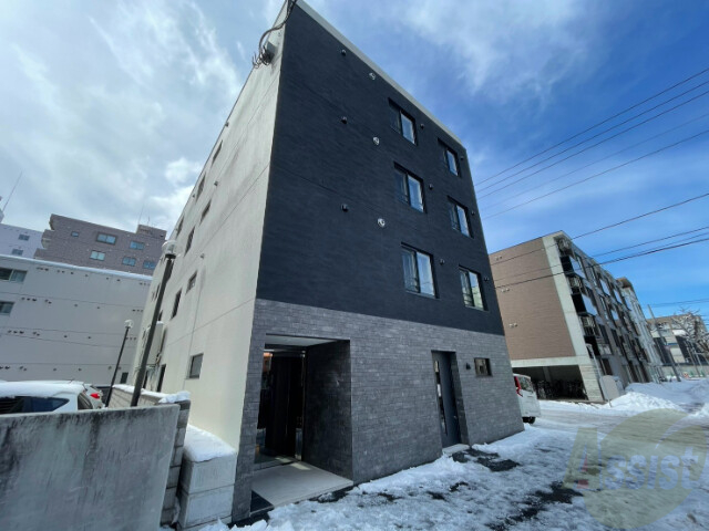 建物外観　札幌市北区北１４条西「ｒａｆｆｉｎｅ」