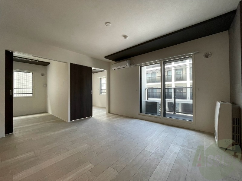 居室・リビング　広々としたリビングですね。使い勝手がよさそうですね！