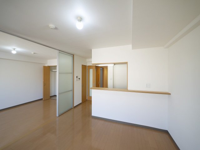 居室・リビング　ゆったり過ごせる居間です