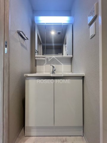 洗面設備　同マンション別部屋：参考写真