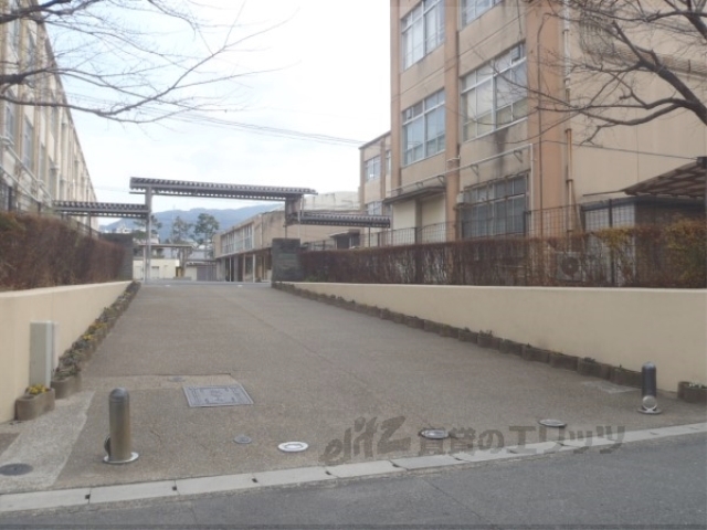 中学校　安祥寺中学校（中学校）まで700m