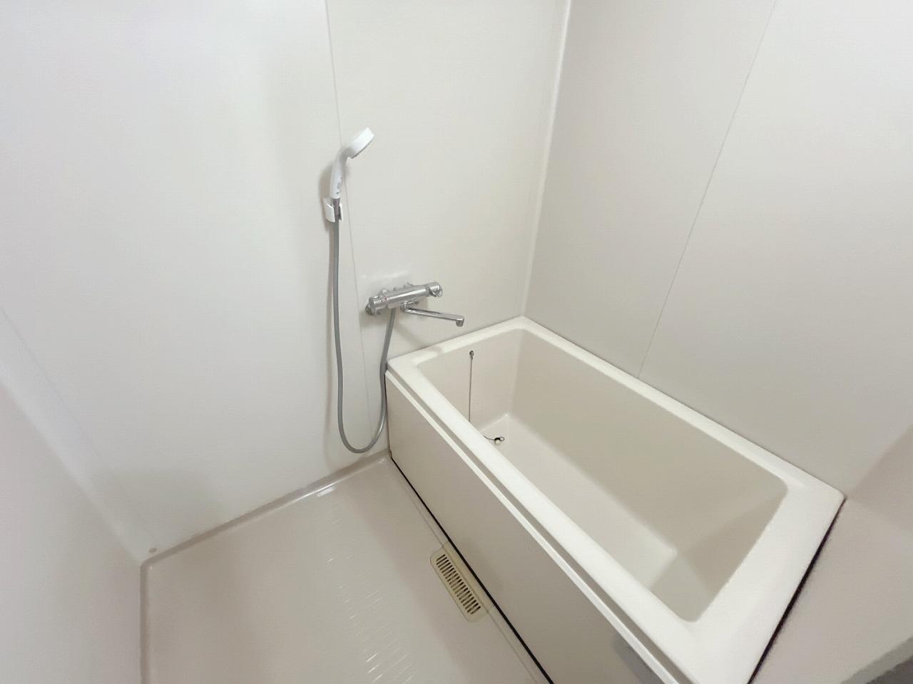 バス・シャワールーム　バスルーム