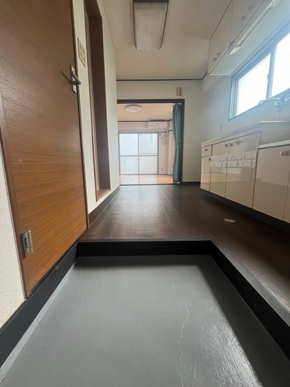 玄関　現状を優先いたします。