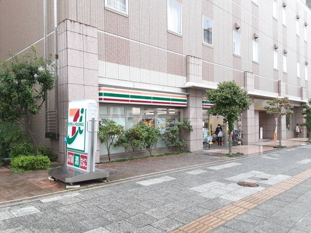 コンビニ　セブンイレブン トモス水戸大工町1丁目店（コンビニ）まで746m