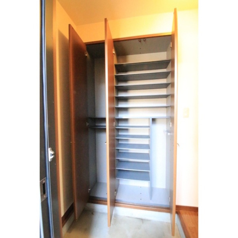 玄関　図面と現状に相違がある場合には現状を優先