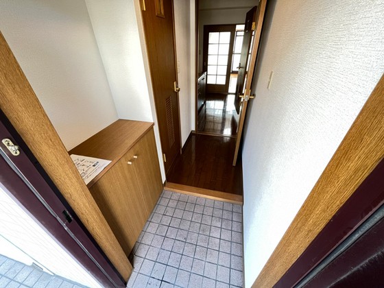 玄関　※別部屋の写真です